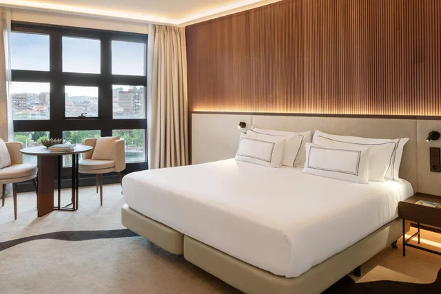Supreme، Melia Bilbao 1/4
