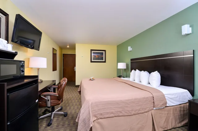 غرفة قياسية بسرير كوين، Quality Inn and Suites Elko 2/7