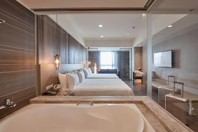 Crystal, Suite, Twin Beds، Grand Bay Resort 2/2