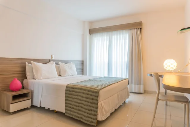 غرفة سوبيريور بسرير كوين بإطلالة على البحر بشرفة، SERHS Beach Resort 1/5