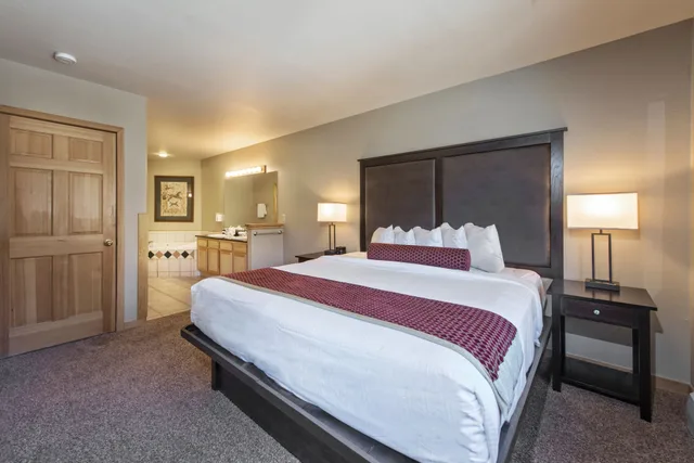 1 Bedroom, Grand, Lodge, King Bed, Sofa، Grand Timber Lodge 1/2