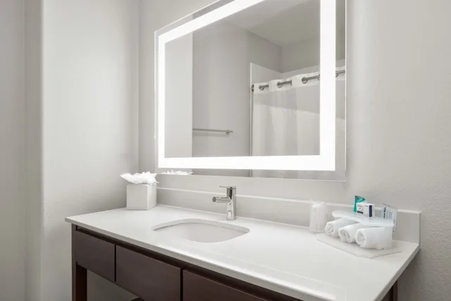 غرفة قياسية بسرير كينج، Holiday Inn Express Hotel Suites Marble Falls 3/3