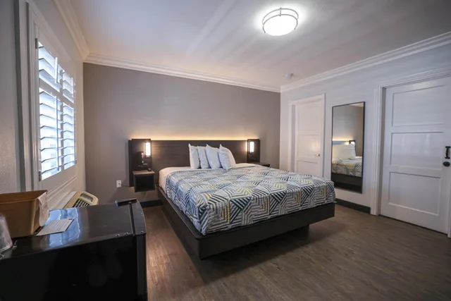 غرفة بسرير كينج لذوي الإعاقة، Motel6 Tustin, CA – Orange County 1/8