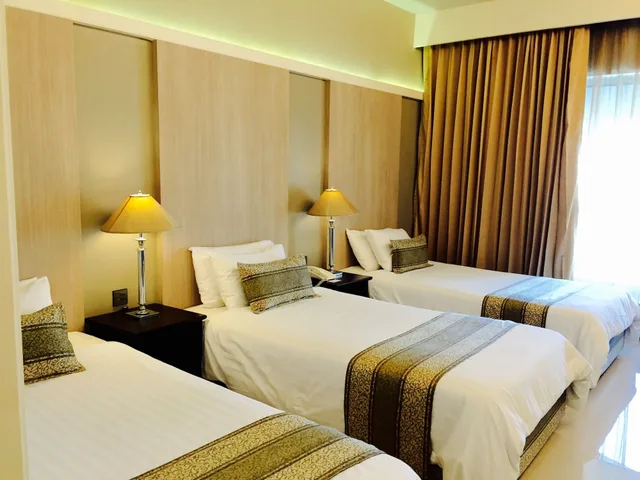 غرفة ثلاثية بثلاثة أسرّة، Indra Regent Hotel 5/7