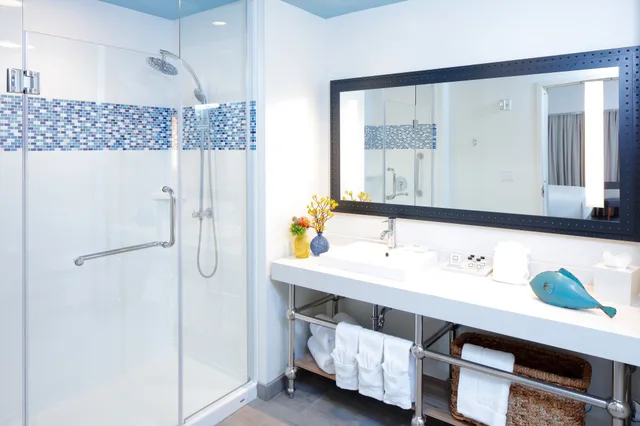 غرفة سوبيريور بسرير كينج بغرفة نوم واحدة لذوي الإعاقة، Hotel Indigo Orange Beach Gulf Shores 6/9