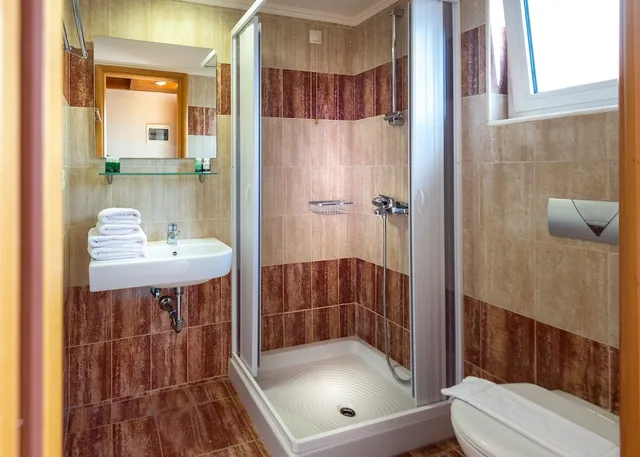 Duplex, Maisonette, Family, Queen Bed, 2 Sofa، Sunday Hotel 3/3