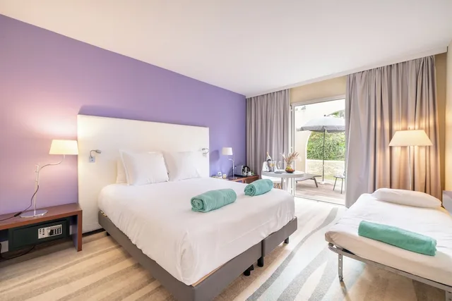 غرفة قياسية بسرير مزدوج مع أريكة، Mercure Antibes Sophia Antipolis Hotel 3/10