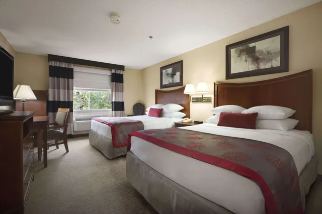 غرفة بسريرين كوين لذوي الإعاقة، Ramada By Wyndham Del Rio 1/7