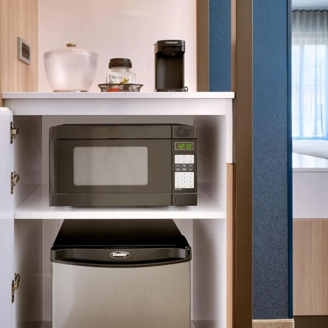 جناح بسرير كينج مع سرير سحّاب إضافي مع أريكة لذوي الإعاقة، SpringHill Suites by Marriott Phoenix Scottsdale 3/5