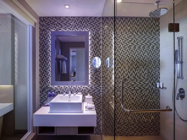 Lagoon, King Bed، Grand Mercure Bandung Setiabudi 2/2