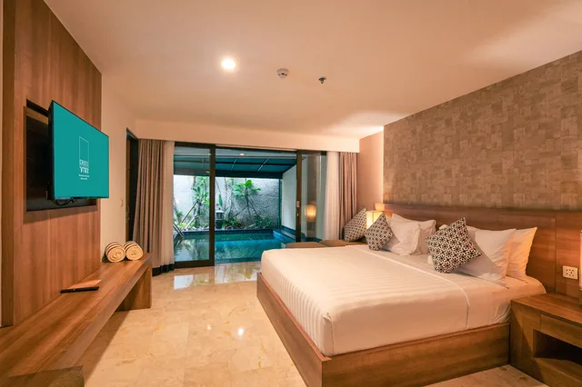 Deluxe Pool Suite, Cross Vibe Paasha Atelier Bali Kuta 1/7