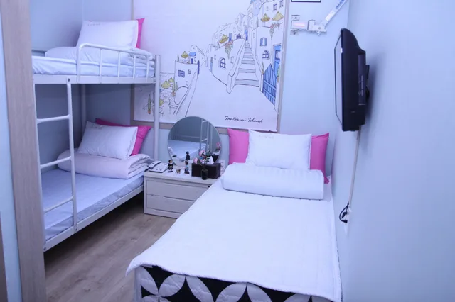 غرفة ثلاثية بسرير بطابقين وسرير فردي، Hostel Dahyun 1/5