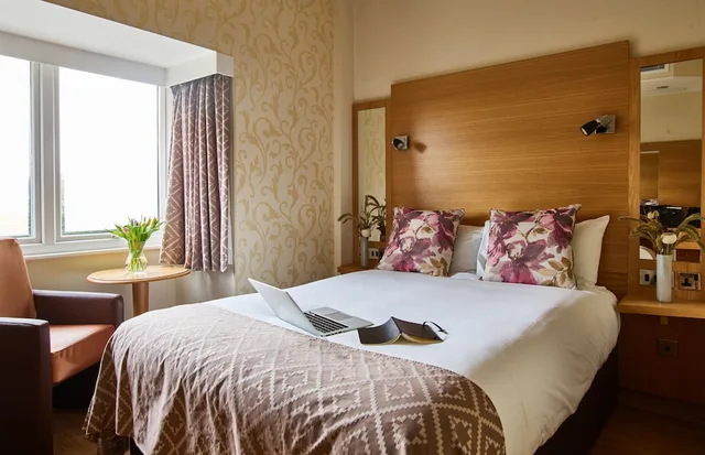 Budget, Double Bed, The Fairlawns Hotel And Spa 2/8