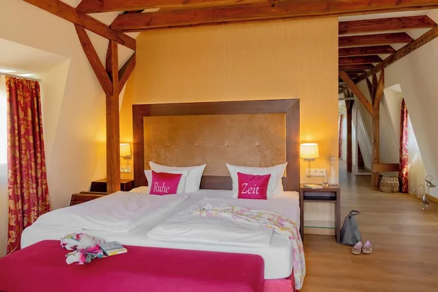 جناح استوديو فاخر بسرير كينج بحوض جاكوزي، Romantik Hotel Reichshof 3/10