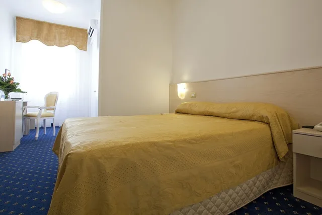 Classic, Double Bed, Balcony, Hotel Terme Venezia 4/5