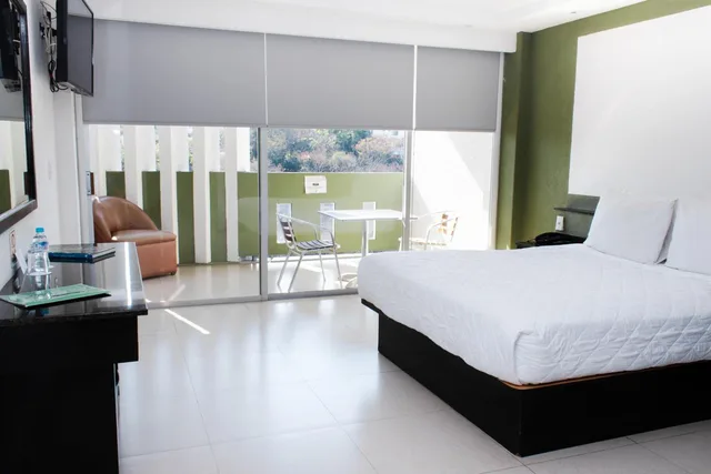 جناح بسرير كوين، Hotel Borda Cuernavaca 3/10