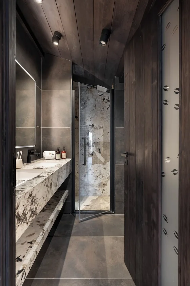 5 Bedrooms, Luxury, Apartment, 6 Beds, 2 Queen Beds, Mountain View, Chalet Skadi By Village Montana 9/9