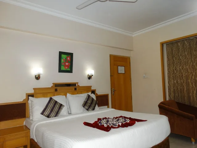 غرفة سوبيريور بسرير مزدوج، KALYAN RESIDENCY. 1/8