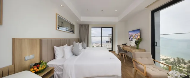 جناح جونيور بسرير كينج بإطلالة على البحر بشرفة، Nagar Hotel Nha Trang 1/4