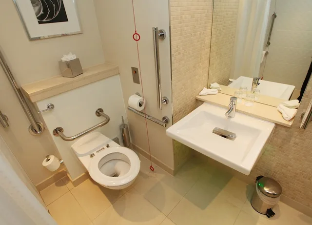 Standard, Twin Beds, Accessible, Crowne Plaza Reading East, An IHG hotel 1/2