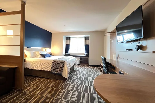 Suite, Queen Bed, Accessible, Microtel Inn & Suites by Wyndham Woodland Park 1/2