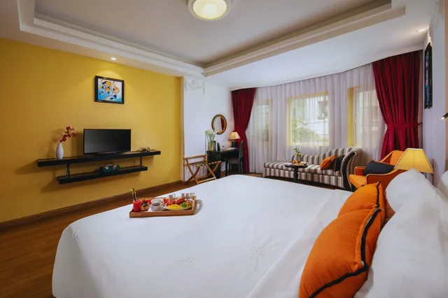 جناح جونيور بسرير كينج بإطلالة على المدينة، Harmonia Hotel & Spa 6/10