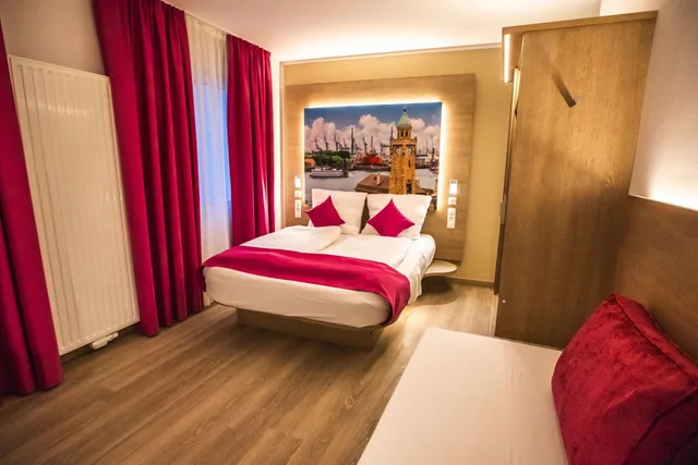 غرفة ثلاثية بحمام خاص، Hotel Luckys Inn Gmbh 7/10