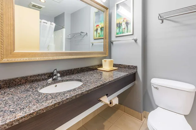غرفة بسرير كينج، Quality Inn & Suites Victoriaville 6/7
