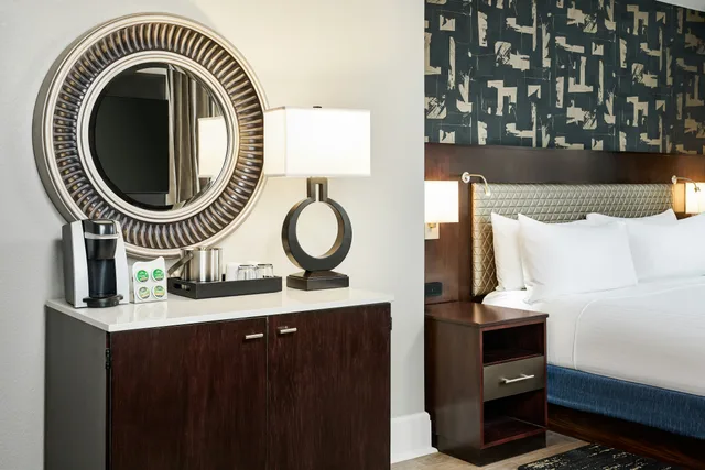 جناح جونيور بسرير كينج، Hotel Alex Johnson Rapid City Curio Collection By Hilton 4/6