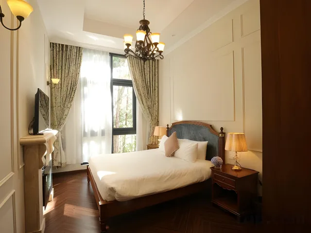 3 Bedrooms, Master, Large, 3 Queen Beds، Dalat Edensee Lake Resort and Spa 2/3
