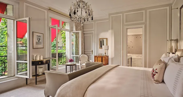 Deluxe, Suite, Hotel Plaza Athenee 2/4