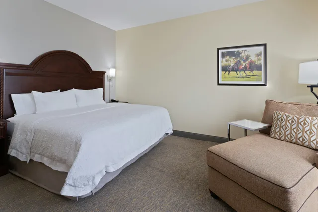 غرفة بسرير كينج، Hampton Inn and Suites Wellington 2/2