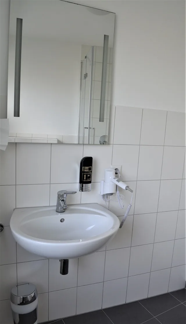 غرفة سوبيريور ثلاثية بثلاثة أسرّة، Hotel BaWu 2/3