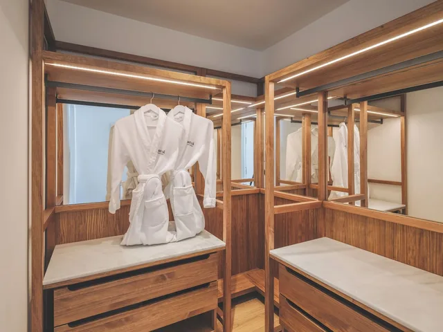 2 Bedrooms, Master, the Level, Suite, King Bed، Melia Ibiza 5/9