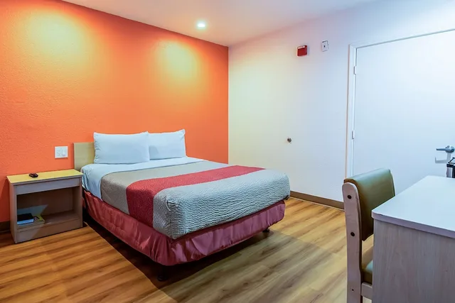 غرفة قياسية بسرير مزدوج لذوي الإعاقة، Motel6 Bakersfield, CA - Airport 3/7