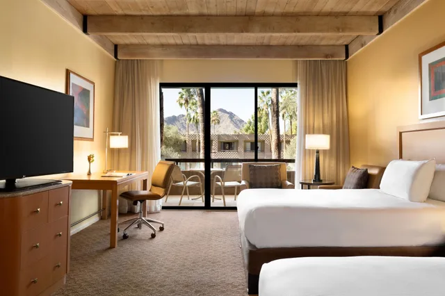 Room, 2 Queen Beds, Balcony or Patio، Doubletree Resort By Hilton Paradise Valley - Scottsdale 1/10