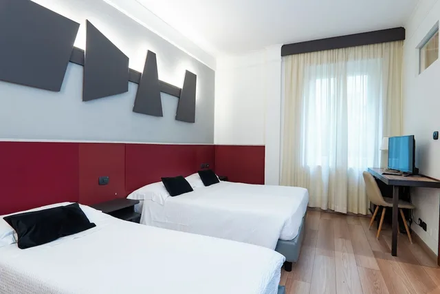 غرفة ثلاثية بثلاثة أسرّة، Hotel Italia 1/10