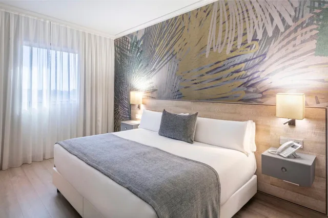 غرفة بسرير مزدوج أو سريرين منفصلين، Salles Hotel Ciutat Del Prat 1/2