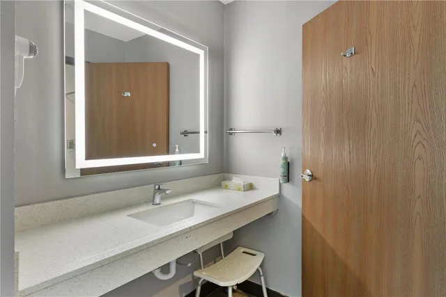 Room, King Bed, Accessible, Best Western Cooperstown Inn & Suites 7/7