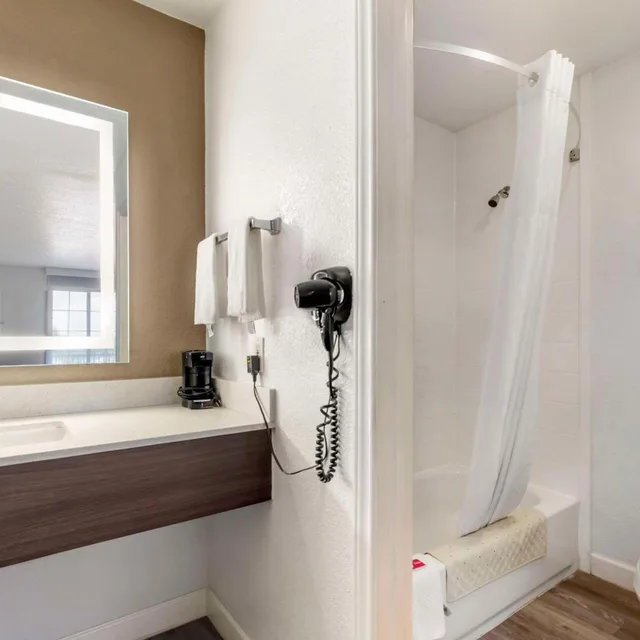 غرفة بسريرين كوين للمدخنين، Econo Lodge Inn & Suites Near Lackland AFB San Antonio, TX 6/7