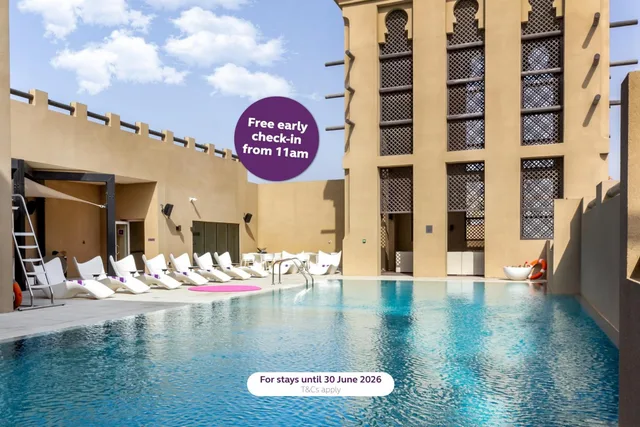 Room, City View, Premier Inn Dubai Al Jaddaf 1/2