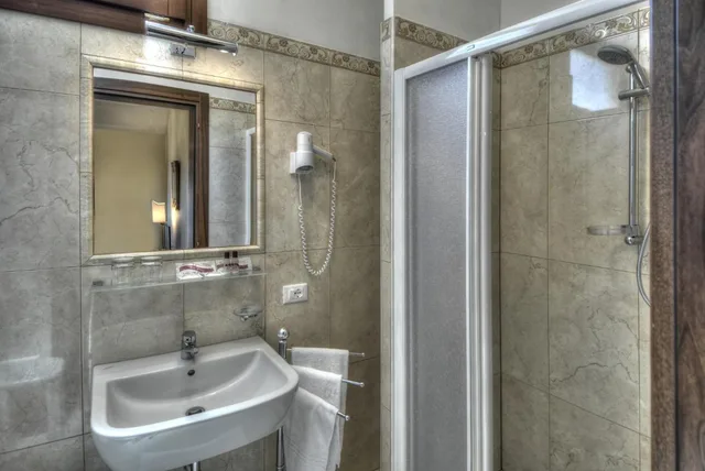 غرفة بسرير كوين بشرفة، Scandinavia Hotel Venice 1/1