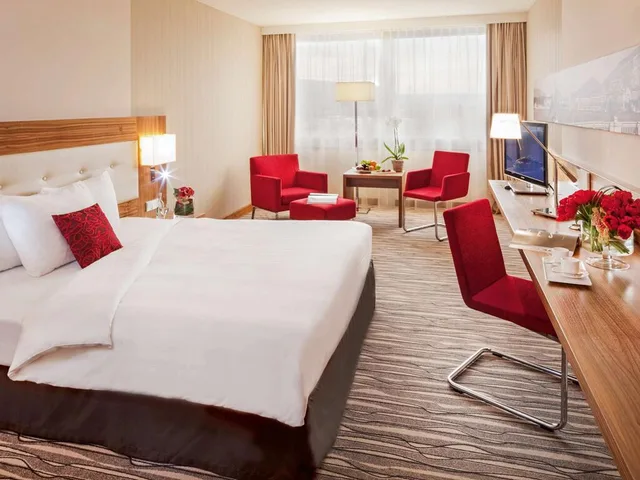 Room, King Bed, Movenpick Hotel Geneva 1/1