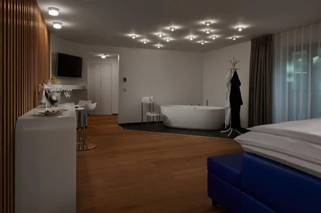 جناح رئاسي، Hotel Passage 2/10