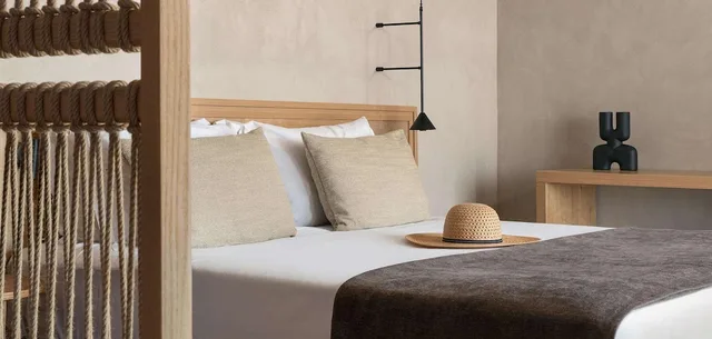Suite, Queen Bed, 2 Sofa, Swim Up Pool, Ella Helea 5/8
