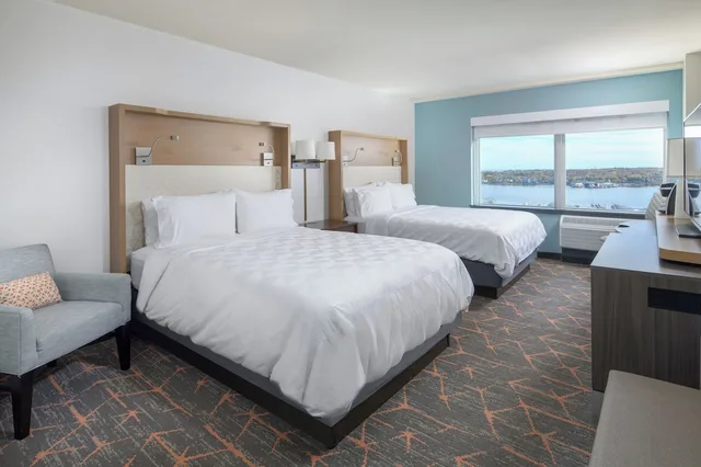 غرفة بريميوم بسريرين كوين بإطلالة على البحر، Holiday Inn Portland-By The Bay 4/7
