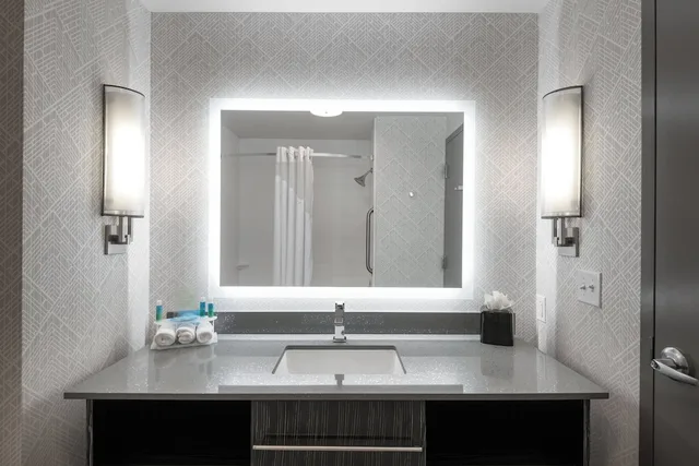 غرفة قياسية بسرير كينج، Holiday Inn Express And Suites Charlotte Airport 3/3