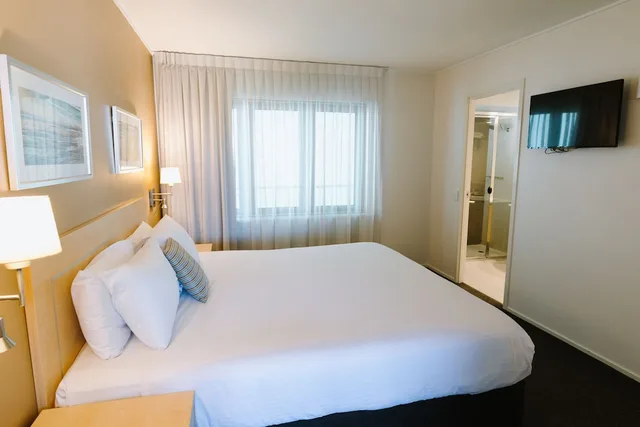جناح بسرير كينج بغرفة نوم واحدة، Ramada Hotel and Suites by Wyndham Ballina Byron 1/3