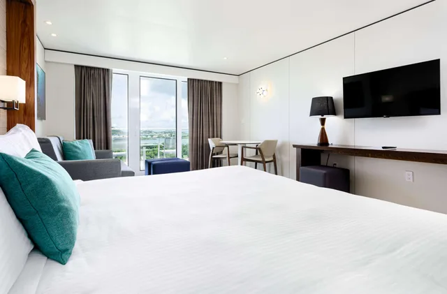 Room, King Bed, Bay View، Sonesta Maho Beach Resort And Casino And Spa 2/3