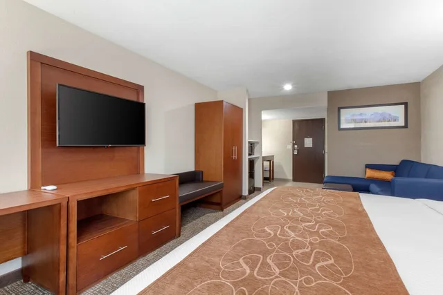 جناح بسرير كينج، Comfort Inn Suites Pinetop Show Low 2/4